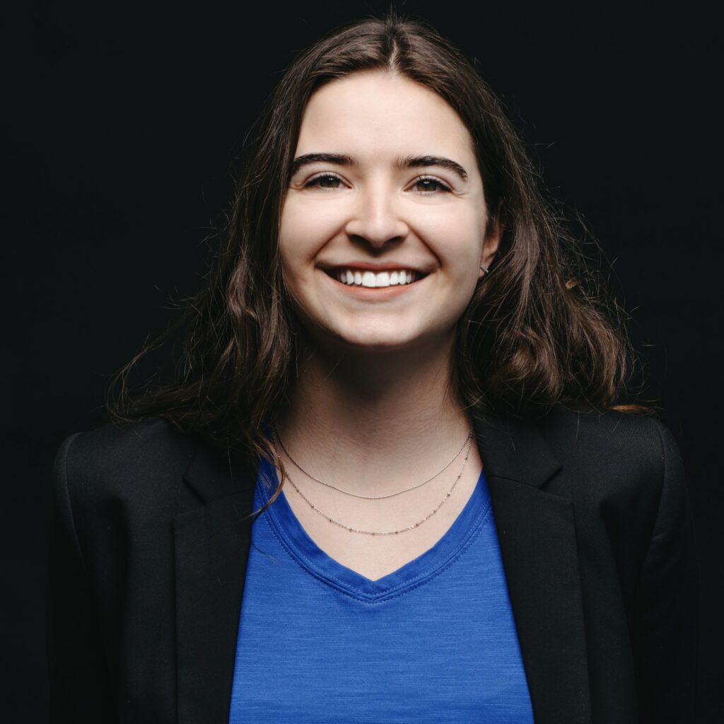 Portrait de Justine Boivin membre de l'équipe de la Firme-école en service-conseil des affaires